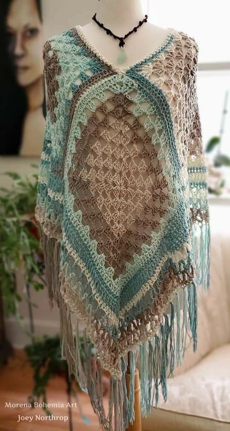 Crochet Granny Square Ruana, Granny Squares Poncho, Crochet Boho Poncho, Crochet Summer Shawl, Bohemian Crochet Patterns, Free Style Crochet, Crochet Poncho Patterns Easy, Poncho Women, Boho Crochet Patterns