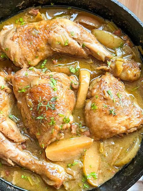 Chicken Normandy (chicken in cider, apples and cream) Chicken Normandy Recipe, Normandy Chicken, Chicken Normandy, France Recipes, Brandy Sauce, Easy Crepe Recipe, African Foods, Classic French Dishes, Cosy Autumn