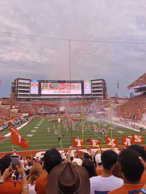 Texas Collage, Texas University Longhorns, Texas Softball, Texas Volleyball, Texas College Football, Ut Football, College Necessities, Tennessee Volunteers Football, Ut Longhorns