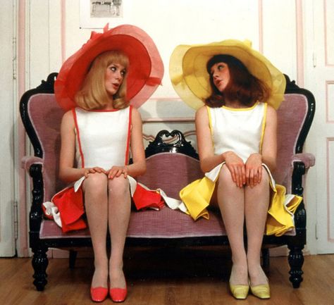 Catherine Deneuve and Francoise Dorleac wearing hats by Jean Barthet in ‘Les Demoiselles de Rochefort’, 1967. Jacques Perrin, Francoise Dorleac, Jacques Demy, Swinging London, Diane Kruger, Catherine Deneuve, 1960s Fashion, 60s Fashion, Classic Films