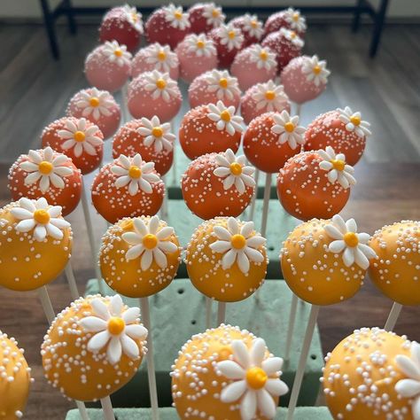 Wild Flower Party Food, Garden Party Treats, Cake Pops Flowers, Wild Flower Cake Pops, Wildflower Theme First Birthday, Flower Power Party Food, Wildflower Baby Shower Food Ideas, Wild Flowers Baby Shower Ideas, Flower Party Food Ideas