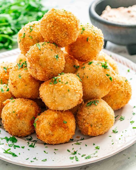 These Potato Croquettes are loaded with bacon, stuffed with two kinds of cheese, crispy on the outside, soft on the inside and sure to please everyone. #potatoes #croquettes #potatocroquettes Potato Croquette Recipe, Turkey Balls, بطاطس مهروسة, Croquettes Recipe, Thanksgiving Leftover, Potato Croquettes, Jo Cooks, Kinds Of Cheese, Mashed Potato Recipes