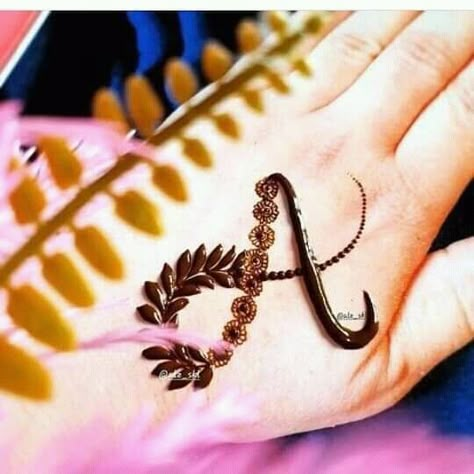 Alphabet Mehendi Designs, A Name Tattoo, Short Mehndi, Short Mehndi Design, Henna Tattoo Designs Arm, Mehedi Design, Simple Mehendi Designs, Finger Henna Designs, Pretty Henna