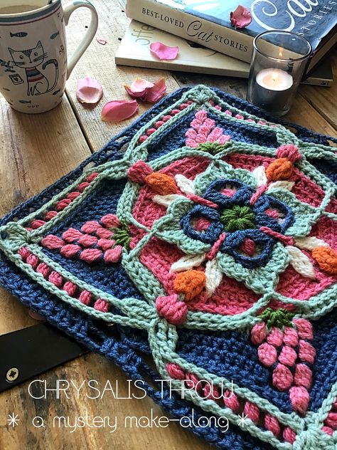 Crochet Flower Blanket, Crochet Square Blanket, Mandala Crochet, Granny Square Crochet Patterns Free, Crocheted Dress, Knitting Machine Patterns, Crochet Mandala Pattern, Square Crochet Pattern, Crochet Blanket Designs