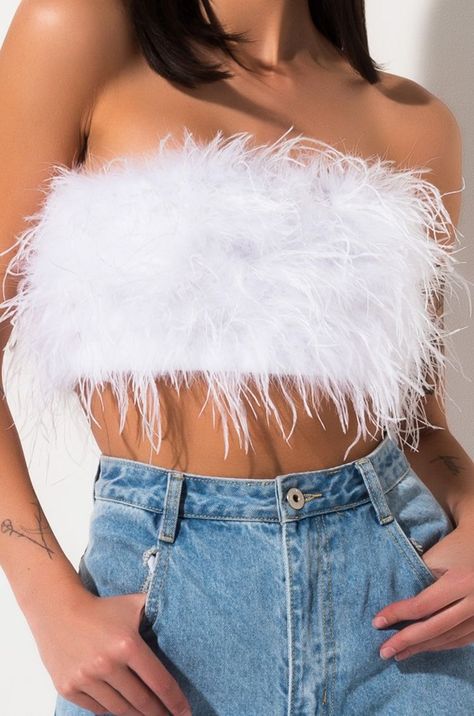 Feather Top, Embellished Crop Top, Outfits Con Jeans, Cute Christmas Outfits, Feather Tops, Strapless Crop Top, Looks Party, Prom Dresses With Sleeves, Fun Times