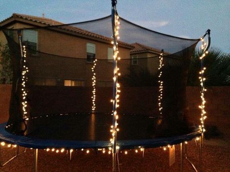 Use zip ties with christmas lights fir trampoline in back yard Trampoline Ideas, Smart School House, Outdoor Summer Activities, Backyard Trampoline, Smart School, Genius Ideas, Kuching, Tree Lights, Outside Ideas