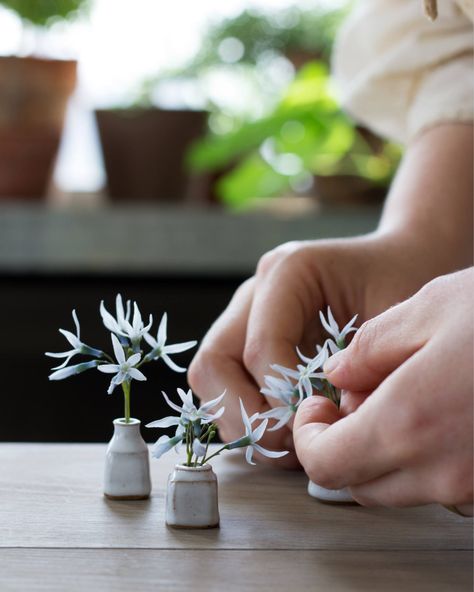 Tiny Bouquets: 8 Ideas for Floral Arrangements in Miniature Vases - Gardenista Tiny Floral Arrangements, Paper Floral Arrangements, Tiny Vases, David Stark, Mini Bouquets, Enchanted Gardens, Miniature Pottery, Miniature Vase, Large Candle Holders