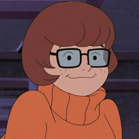 Scooby Doo Velma Aesthetic, Velma Scooby Doo Fanart, Velma Drawing, Vera Scooby Doo, Velma Pfp, Vilma Scooby Doo, Cartoon Characters With Glasses, Scooby Doo Velma, Among Us Fanart