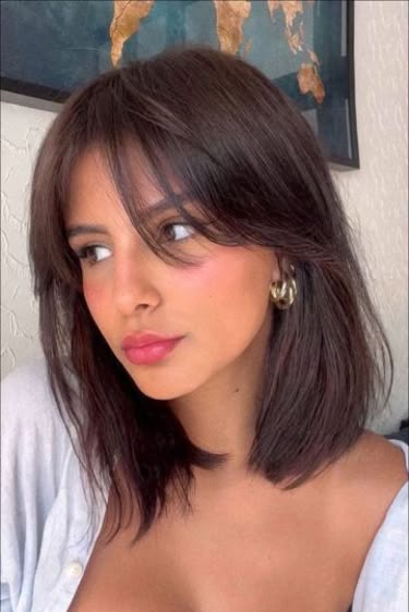 Short Haircut Women With Bangs, Short Hair Women With Bangs, Haïr Cut Short Hair, Brown Short Hair With Bangs, Short Brown Hair With Curtain Bangs, Short Hair Cuts For Women With Bangs, Short Brunette Hair With Bangs, Bob Hair With Curtain Bangs, Haïr Style Short Hair