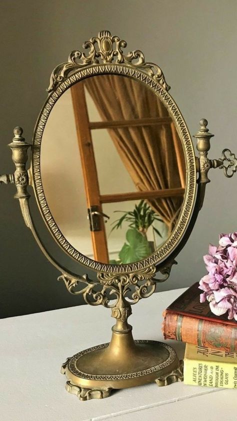 Brass Mirror Bedroom, Mirror On Table, Brass Aesthetic, Brass Vanity, Elegant Mirror, French Vintage Decor, Styl Shabby Chic, Desk Mirror, Mirror Vintage