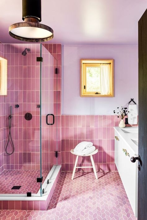 10 Small Shower Ideas That'll Make Your Bathroom Feel Spacious Rental Bathroom, Bedroom Ideas Aesthetic, Purple Bathrooms, Small Showers, Pink Tiles, Small Space Design, Pink Bathroom, Small Bathroom Design, Stylish Bathroom