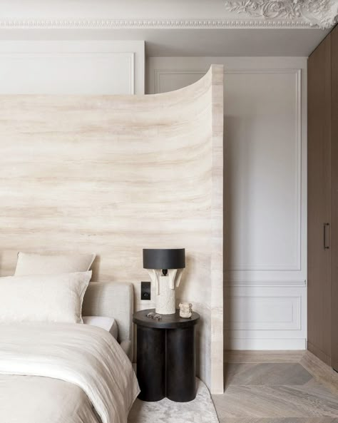 FELIX MILLORY ARCHITECTURE Marble Headboard, Corridors Design, Corridors Design Home, French Terrace, Classic Luxury Bedroom, Backlit Marble, Upholstered Headboard Design, Bedroom Partition, Luxury Bedroom Suite