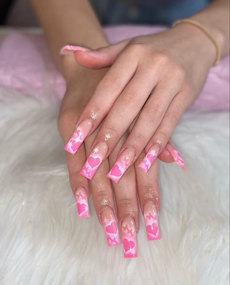 2000s Heart Nails, Pink Nails Korean, Pink Air Brush Nails, Cute Nails For Birthday Pink, Kawaii Pink Nails, 2000s Airbrush Nails, Air Brush Heart Nails, Y2k Valentines Nails, Pink Nails Airbrush