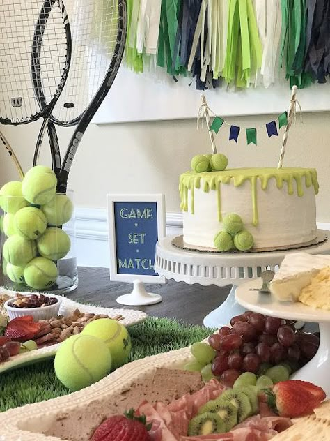 Tennis Court Party, Tennis Banquet Ideas, Tennis Themed Party, Tennis Birthday Party, Tennis Trophy, Fathers Day Party, Bday Decoration, Wimbledon Party, Best Badminton Racket