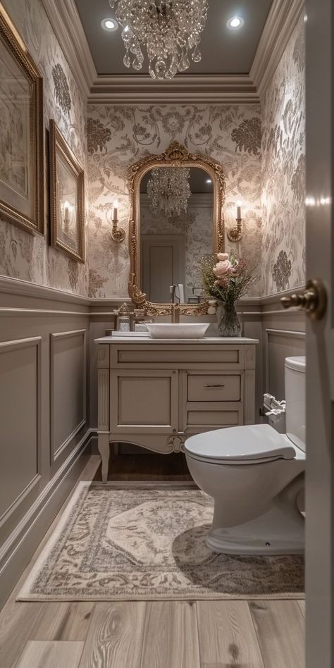 Southern Guest Bathroom, Old Money Bathroom Ideas, Vintage Powder Room Decor Ideas, Powder Room Trim, Classic Modern Bathroom, Baie Vintage, Elegant Powder Room, Vintage Powder Room, Luxury Powder Room