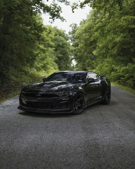 Chevrolet Camaro 😍 #IdreamCar #chevroletcolorado #chevroletcamaro #chevytrucks #chevroletperformancezr2 #chevroletcruze Cheverlet Camaro, Chevrolet Camaro Modified, Chevloret Camaro Zl1, Chevrolet Camaro Green, Chevrolet Camaro 2010, My Dream Car, Chevrolet Camaro, Fast Cars, Jdm