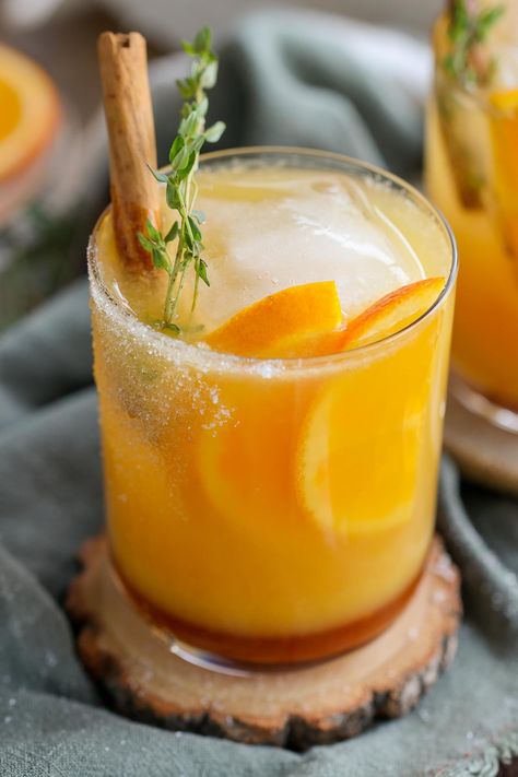 Pear Mocktail, Thyme Mocktail, Drink Syrups, Banana Drinks, Thanksgiving Drinks, Orange Spice, Mocktail Recipe, Cinnamon Spice, Smoothie Drinks