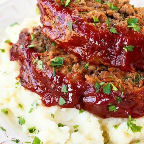 Easy Bacon Wrapped Meatloaf, Ritz Cracker Meatloaf, Meatloaf With Ketchup, Recipes For Meatloaf, Recipe For Meatloaf, Old Fashioned Meatloaf, Bacon Meatloaf, Bacon Wrapped Meatloaf, Delicious Meatloaf