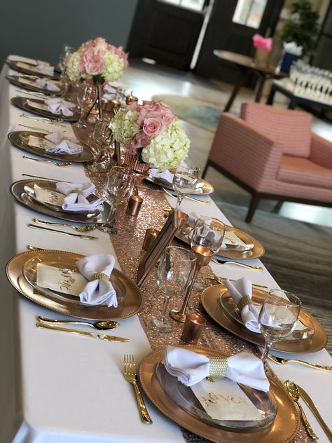 Rose Gold Sequin Table Runner, Rose Gold And Silver Centerpieces, Rose Gold And Champagne Birthday Decor, Pink And Gold Table Setting Birthdays, Rose Gold Table Setting Birthday, Blush And Gold Table Setting, Sweet 16 Table Setting, Pink And Gold Table Decorations, Rose Gold Dinner Table Decor