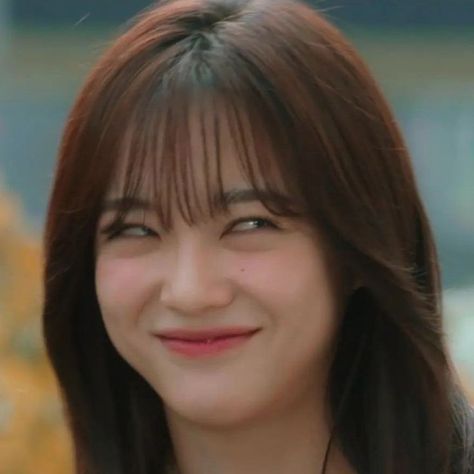 Celebrity Memes, Whatsapp Sticker, Korean Drama Series, Funny Poses, Actors Funny, Kdrama Memes, Korean Drama Funny, 17 Kpop, Se Jeong