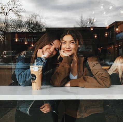 Best Friend Fotos, Bff Pics, Bff Photography, Best Friend Photography, Best Friend Photoshoot, Bff Photoshoot, Best Friend Photos, Bff Goals, Bestie Goals