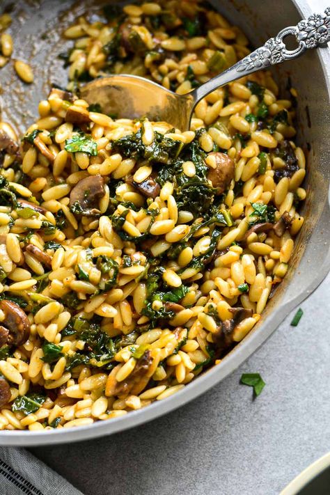 Cheesy Kale Mushroom Orzo Kale Orzo, Mushroom Orzo, Kale Mushroom, Bacon Kale, Meal Sides, Creamy Orzo, Delicious Chicken Dinners, How To Cook Orzo, Creamy Parmesan Sauce