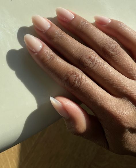 Basic Oval Nails, Clean Looking Nails, Crème Nails, Almond Nails Minimalist, White Nails Oval, Natural Nails Black, Creamy Nails, Natural Overlay Nails, Red Nails French Tip