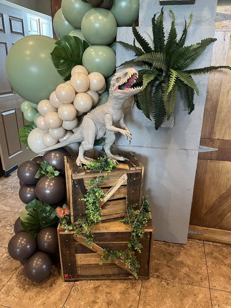 Birthday Party Craft Table, Jurassic World 3rd Birthday Party, Outside Dinosaur Birthday Party, Jurassic Themed Birthday Party, Dino Party Balloon Garland, Jurassic Park Birthday Party Food, Three Saurus Party, T Rex Party Ideas, Jurassic Park Party Activities