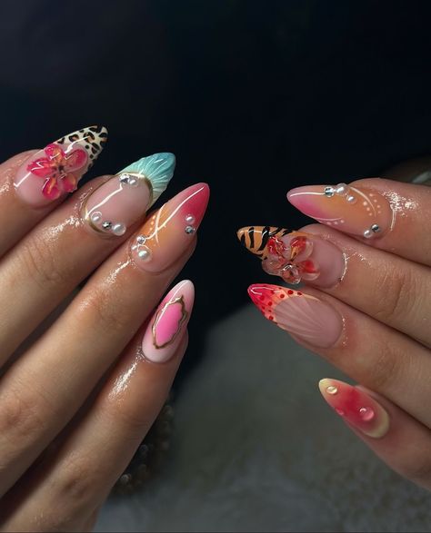 August Nail Inspo 2024, Heavy Nail Art Design, Heavenly Nails, Nail Art Gel, Gucci Nails, August Nails, Crazy Nail Art, Art Coquillage, Simple Gel Nails