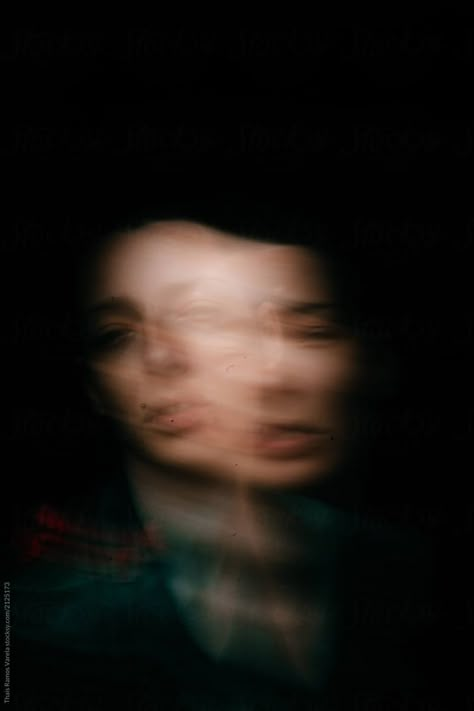 Long Exposure Portrait, Distortion Photography, Movement Photography, Slow Shutter Speed, Slow Shutter, Psy Art, Self Portrait Photography, Multiple Exposure, Portrait Of A Woman