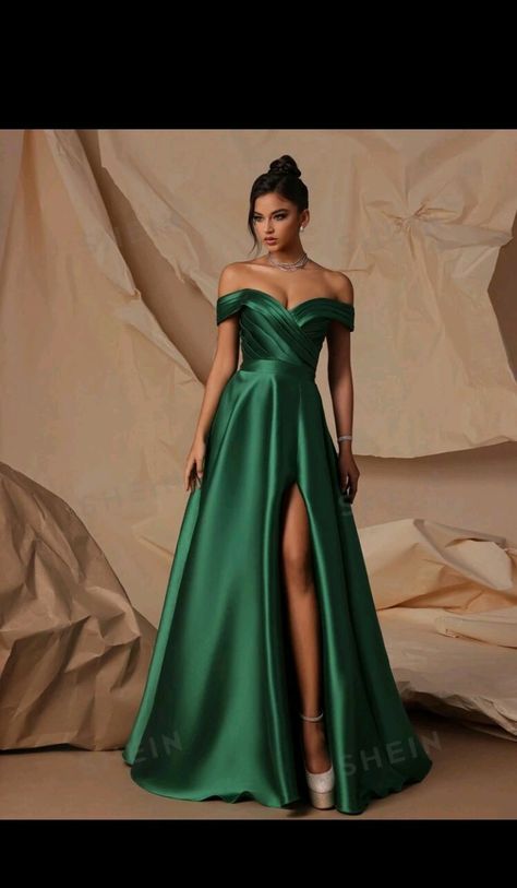 Vestidos De Gala Elegantes Noche, Emerald Wedding Dress, Gala Dresses Elegant, Mafia Dress, Emerald Green Prom, Classy Evening Dress, Peach Bridesmaid, Peach Bridesmaid Dresses, Emerald Green Prom Dress