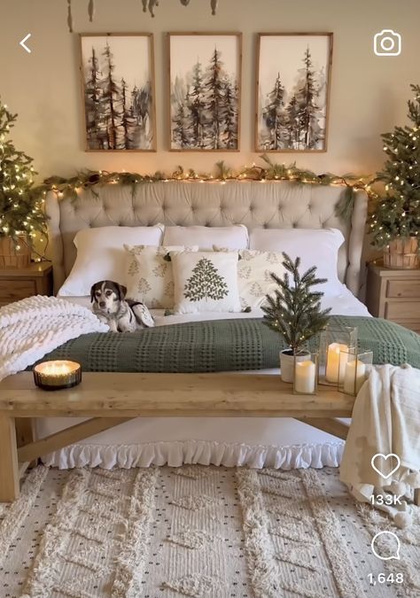 Holiday Bedroom, Cozy Christmas Decor, Christmas Decor Inspiration, Christmas Bedding, Christmas Decorations Bedroom, Christmas Room Decor, Christmas Bedroom, Christmas Decorations For The Home, Room Deco