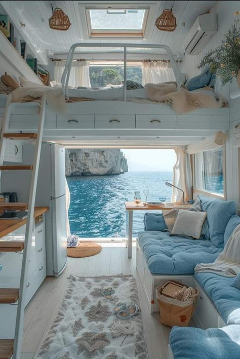 House Boat Aesthetic, Houseboat Aesthetic, Bedroom Inspirations Beach, Boat Bedroom, Houseboat Design, Boat Bed, Boat Living, Houseboat Living, Tiny House Inspiration