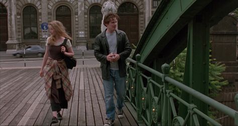 Julie Delpy and Ethan Hawke in Before Sunrise (1995) Sunrise Trilogy, Before Sunrise Trilogy, Before Sunrise Movie, The Before Trilogy, Freetime Activities, Before Trilogy, Kaptan Jack Sparrow, Tv Show Couples, Ethan Hawke