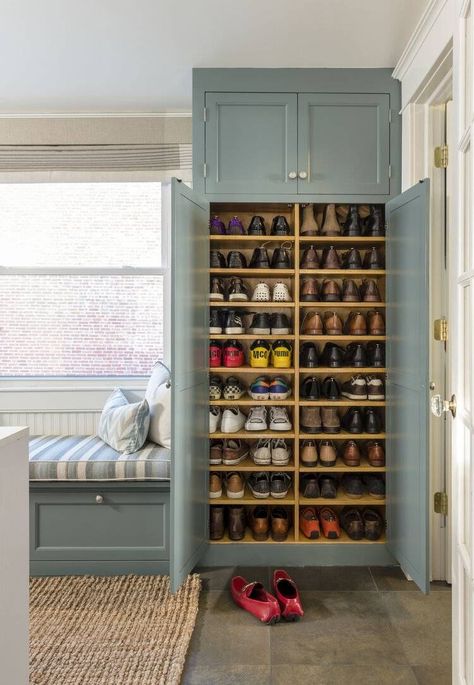 Keep your entryway organized and functional. Check out these creative shoe storage solutions, from benches to baskets and built-ins! #homeorganization #spacesaver #entryway #smallspace #smallspaceliving #ikea #ikeahack #shoestorage #storagesolutions Vstupná Hala, Mudroom Remodel, Window Mudroom, Mudroom Decor, Mudroom Laundry Room, Shoe Storage Solutions, Mud Room Storage, Mudroom Ideas, Mudroom Design