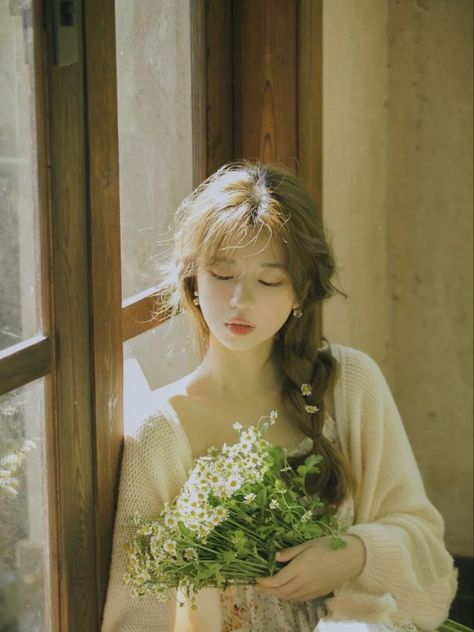 Cottagecore Photoshoot, Pre Debut Photoshoot, Ethereal Photography, Debut Photoshoot, Fairy Photoshoot, Ethereal Aesthetic, Fotografi Vintage, Dreamy Photography, Digital Marketing Strategies