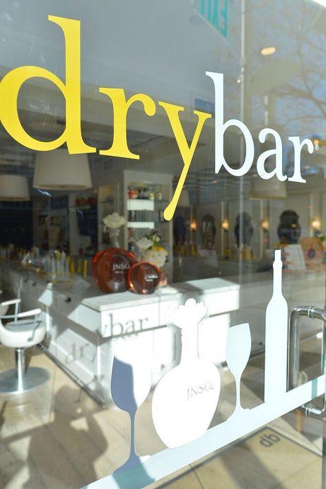 Drybar is an ever-increasingly popular chain of blow-out salons. Read on to learn what happens at a Drybar. School Todo List, Dry Bar Hair, Dry Bar Blowout, Dry Bar Ideas, Blow Out Bar, Iphone Charging Station, Volumizing Spray, Blow Dry Bar, Styling Stations