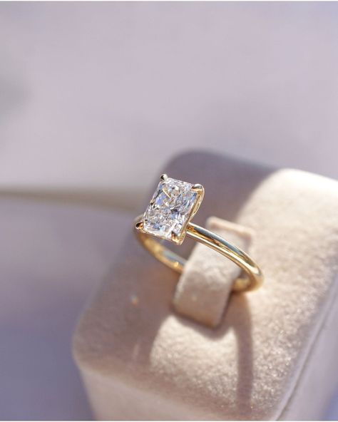 ✦ The Ring Shown in the Picture Holds a Beautiful 2.0 CT Radiant Cut CVD Lab Grown Diamond. ✦ Main Stone Details✧ Type: CVD Lab Grown Diamond✧ Shape: Radiant Cut✧ Weight: 2.0 CT I 3.0 CT I 4.0 CT ✦ All the CVD Lab Grown Stones are IGI Certified and Certificate will be provided with the order✦ Ring Details✧ Metal: Gold (10KT, 14KT, 18KT)✧ Metal Tone: Yellow, White, Rose ✦ We promise unparalleled diamond and ring quality—always the best, never compromised Dream Wedding Ring, Radiant Cut Engagement Rings, Cute Engagement Rings, Radiant Engagement Rings, Future Engagement Rings, Traditional Diamond, Cvd Diamond, Dream Engagement Rings, Engagement Ring Cuts