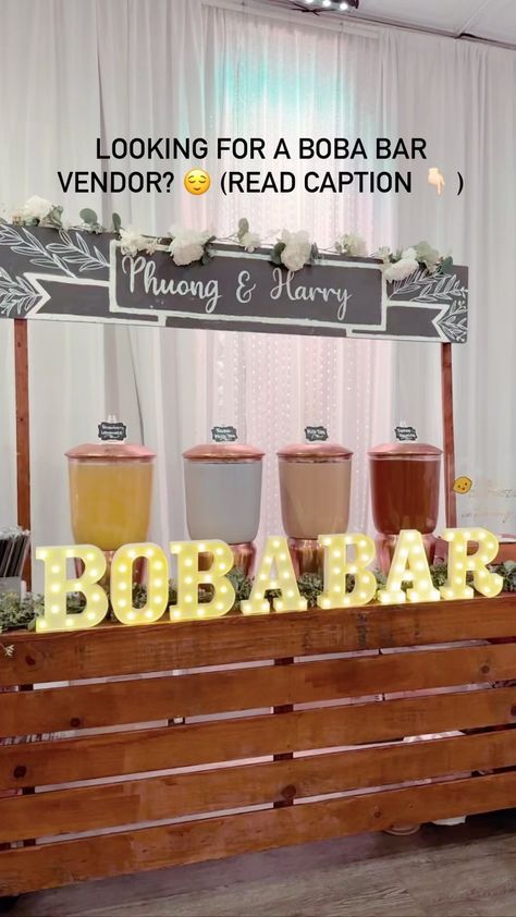 Main Squeeze Catering | Customizable boba stand available for rent with any boba bar service! 😍 Email: mainsqueezeoc@gmail.com for any inquiries!… | Instagram Quince Bar Ideas, Quince Drinks, Wedding Boba Bar, Boba Bar Station Diy, Boba Bar Station, Boba Stand, Boba Station, Snack Carts, Boba Bar