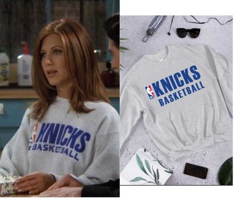 Knicks Outfit, Knicks Sweatshirt, Friends Season 3, Rachel Green Hair, Rachel Green Style, Rachel Green Outfits, Tv Show Friends, Friends Outfits, 90s Inspired Outfits