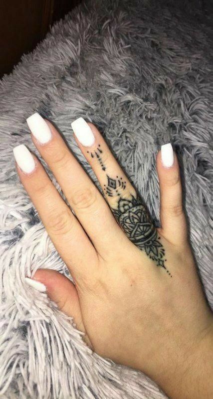 Cover Up Finger Tattoos, Ring Finger Tattoo, Wedding Band Tattoo, Tattoo Band, Tattoo Wedding, Ring Tattoo, Wedding Ring Tattoo, Tattoo Wedding Rings, Finger Tattoo For Women