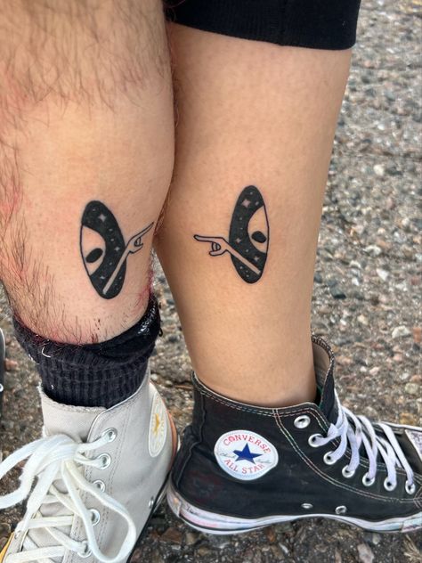 Alien matching tattos Spaceship Tattoo, Brothers Tattoo, Rip Tattoos For Mom, Ufo Tattoo, Brother Tattoos, Matching Best Friend Tattoos, Planet Tattoos, Mushroom Tattoos, Alien Tattoo