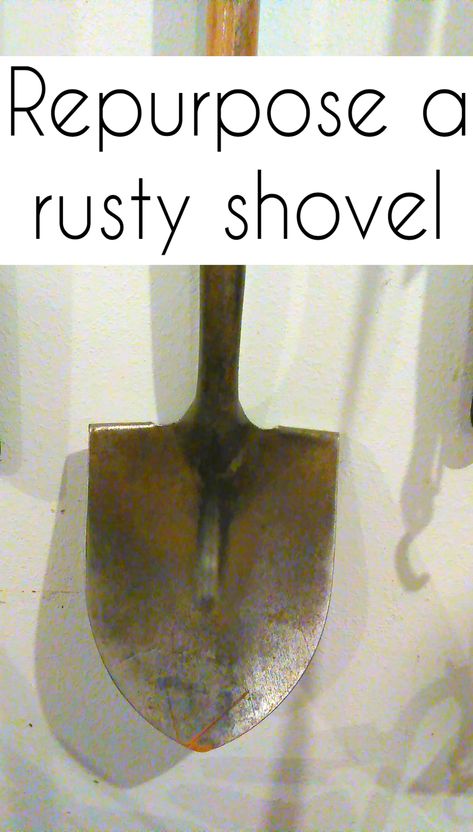 Old Shovel Head Ideas, Shovel Head Art, Painted Shovels Ideas, Rusty Shovel Ideas, Old Tools Decor Ideas, Old Shovels Repurposed, Shovel Handle Repurposed, Crafts Using Old Shovels, Old Rake Head Ideas