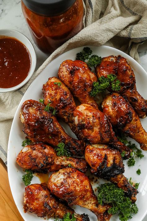 My grilled Sweet Barbecue Chicken Legs recipe is an easy, delicious family dinner recipe with homemade barbecue sauce. Click here to make! Cabbage Hamburger, 30 Minute Meals Chicken, Chicken Breast Crockpot Recipes, Delicious Family Dinners, Chicken Leg Recipes, Hamburger Soup, Delicacy Food, Chicken Pot Pie Recipes, Barbecue Chicken