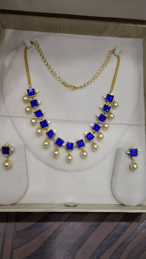 #blue beeds mala Blue Stone Necklace Indian Gold, Short Gold Necklace, Simple Sets, Simple Gold Jewelry, Light Weight Necklace, Blue Stones Jewelry, Necklace Set Gold, Blue Sapphire Jewelry, Feminine Necklace