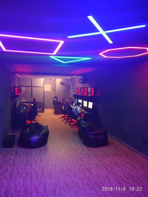 Gaming Cafe, Playstation Room, Games Room Inspiration, Gaming Lounge, Gaming Center, Game Cafe, Arcade Room, Nightclub Design, Video Game Room Design