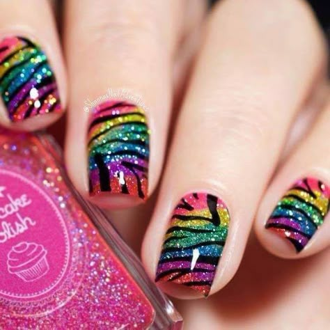 Changing Color Nails, Colorful Gel Nails Designs, Unicorn Nails Designs, How To Do Ombre, Rainbow Nails Design, Rainbow Nail Art, Rainbow Nail, Nagellack Trends, Nail Designs Tutorial