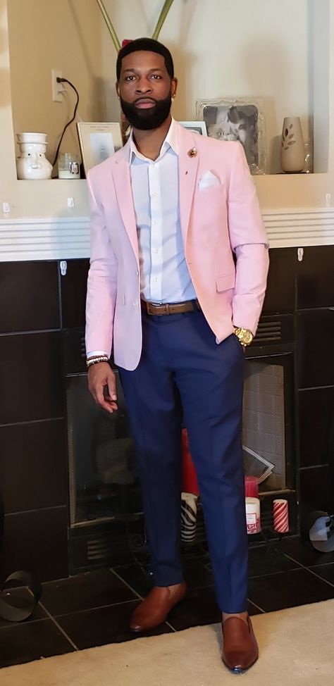 Pink pattern blazer with navy pants Pink Blazer Outfit Men, Pink Blazer Men, Pink Suit Men, Pink Jacket Outfit, Blue Outfit Men, Pink Blazer Outfit, Pink Shirt Outfit, Pink Shirt Men, Blue Pants Men