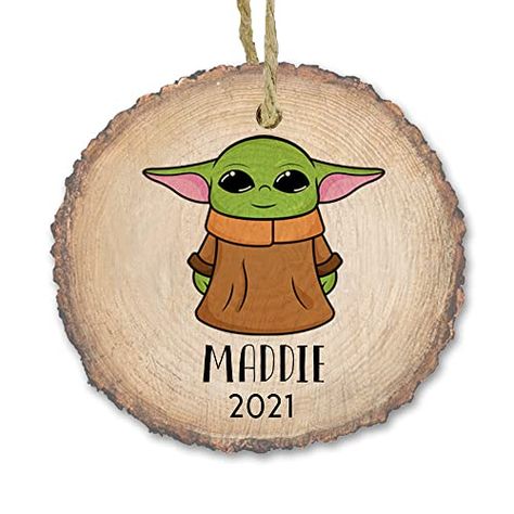 Baby Yoda Ornaments Diy, Painted Wood Ornaments Diy, Starwars Ornaments, Wooden Disc Crafts, Crafts With Wood Slices, Coworker Ornaments, Yoda Christmas Ornament, Disk Painting, Yoda Ornament