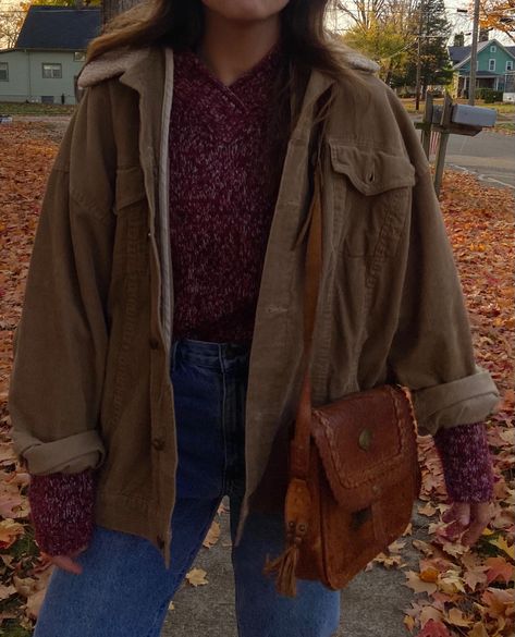 sweater, vintage denim, corduroy jacket, vintage outfit 40s Mode, Outfits For 2023, Hippie Look, Fashion Nova Outfits, Autumn Fits, Outfit Vintage, Mama Mia, Granola Girl, Fall Fits